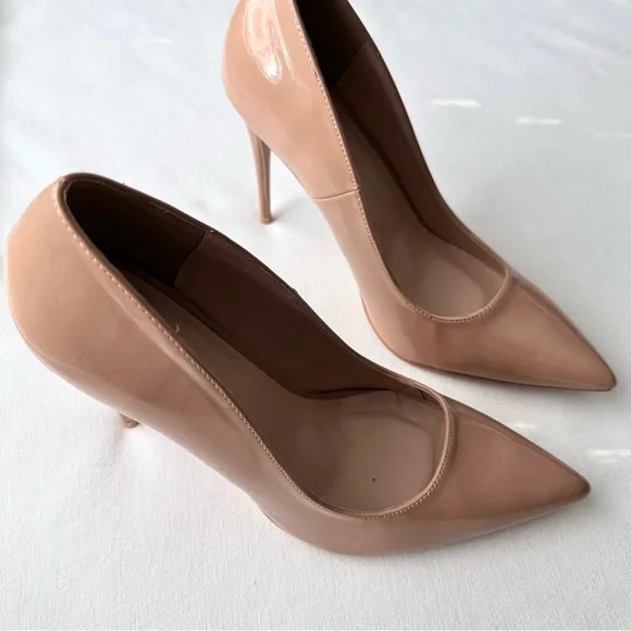 ✖️sold✖️Nude Patent Leather Pumps - Picture 10 of 13